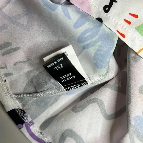 SHEIN Curve Grapic Print Top - Picture 9 of 9